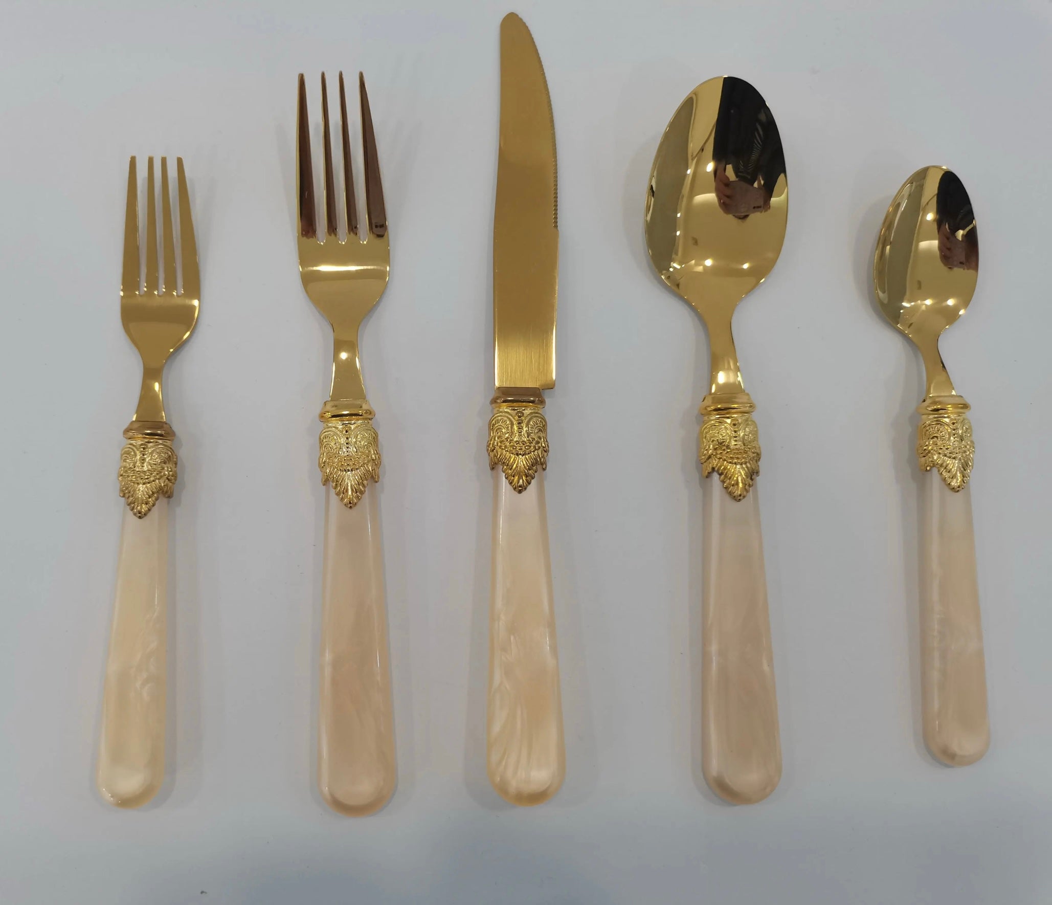 Besteck Pearl Ivory Gold 5-Telig inkl. Buttermesser